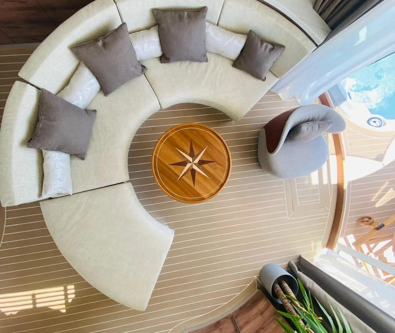 Πλωτό κατάλυμα Luxury Floating Apartment - Amor Σπλιτ